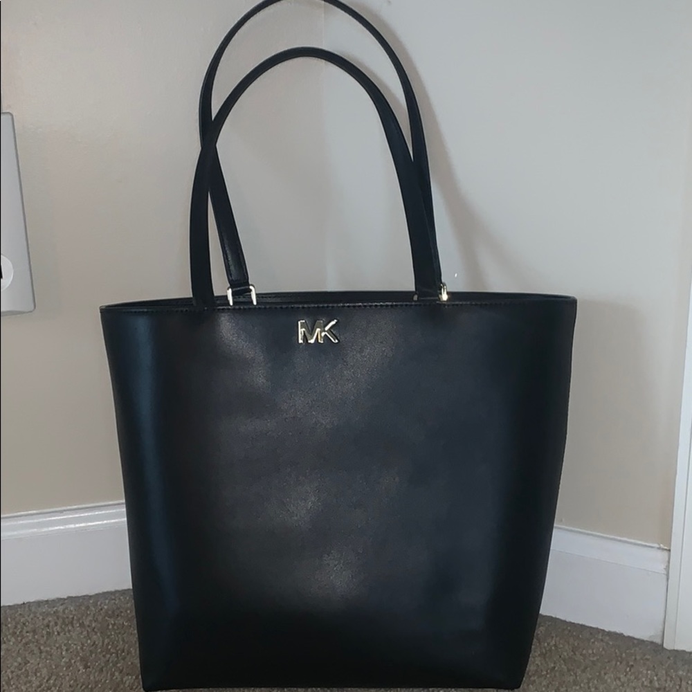 Brand new with tags Michael kors bag!